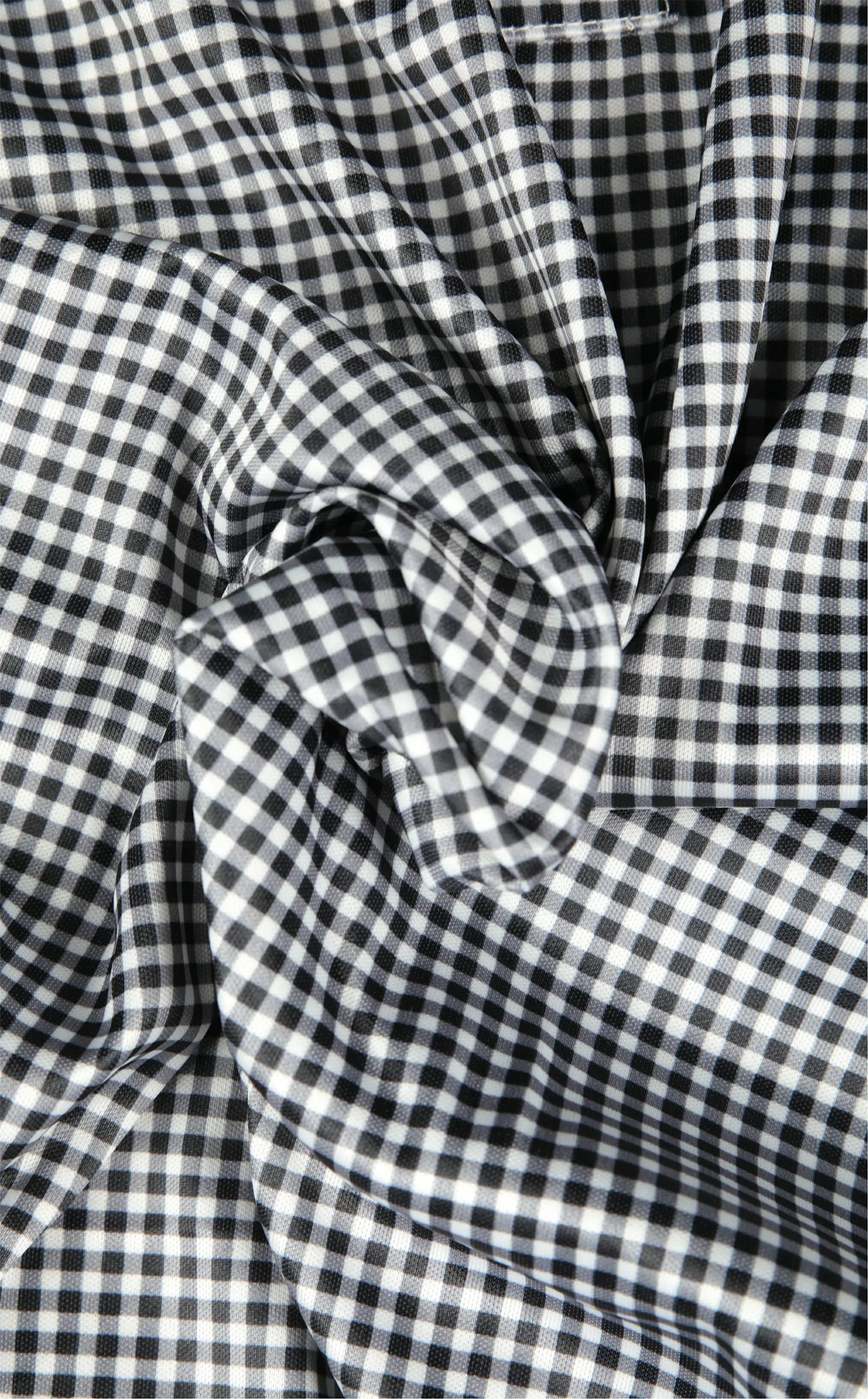 Solemarket | Den elegante skjorte med halvspredt krave, sort gingham