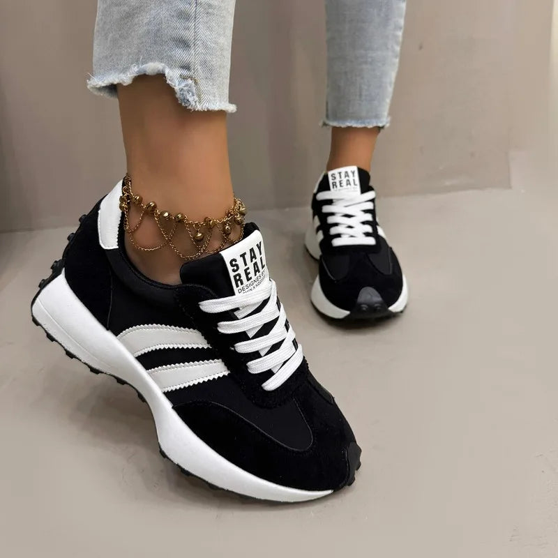 Solemarket | Elegante moccasiner til damer med sølvspænde