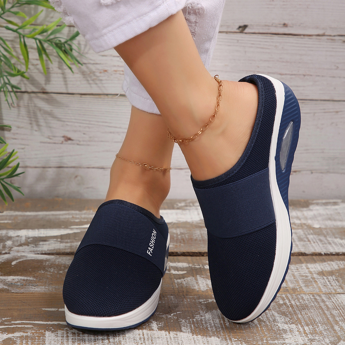 Solemarket | Stilfulde slip-on gåsko til kvinder – let og komfortabel