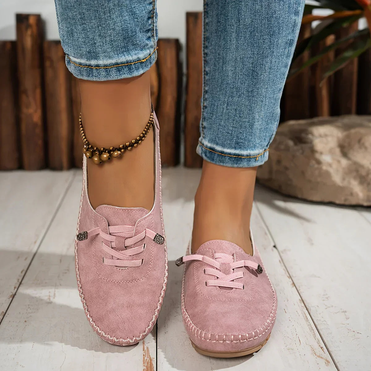Solemarket | Klassiske damesko med kilehæl og nubuck-look