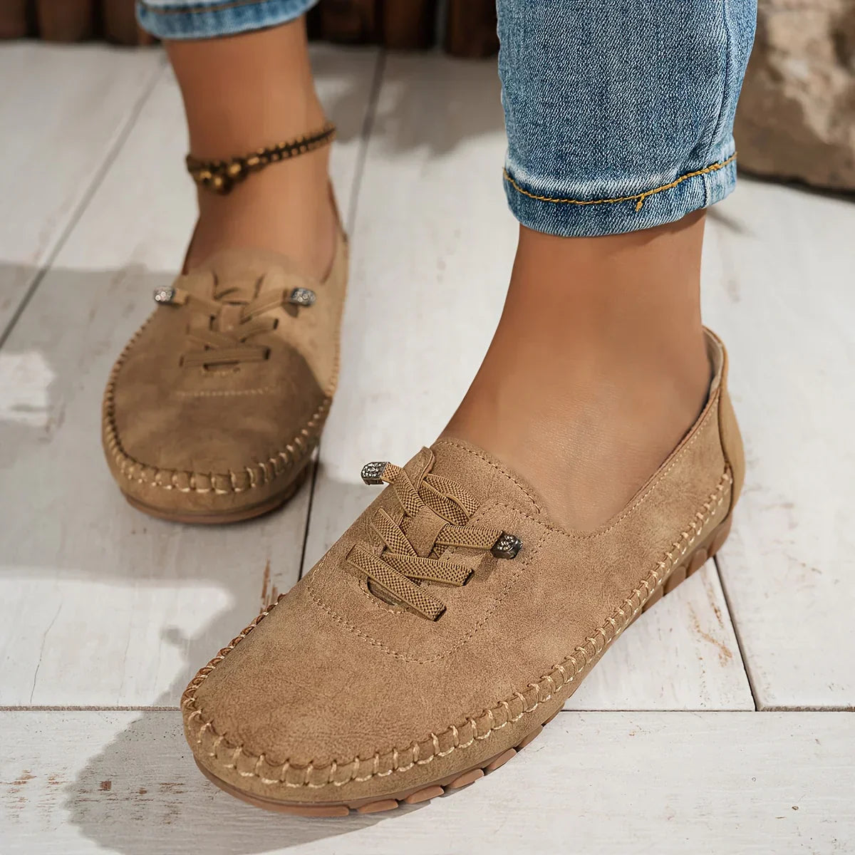 Solemarket | Klassiske damesko med kilehæl og nubuck-look
