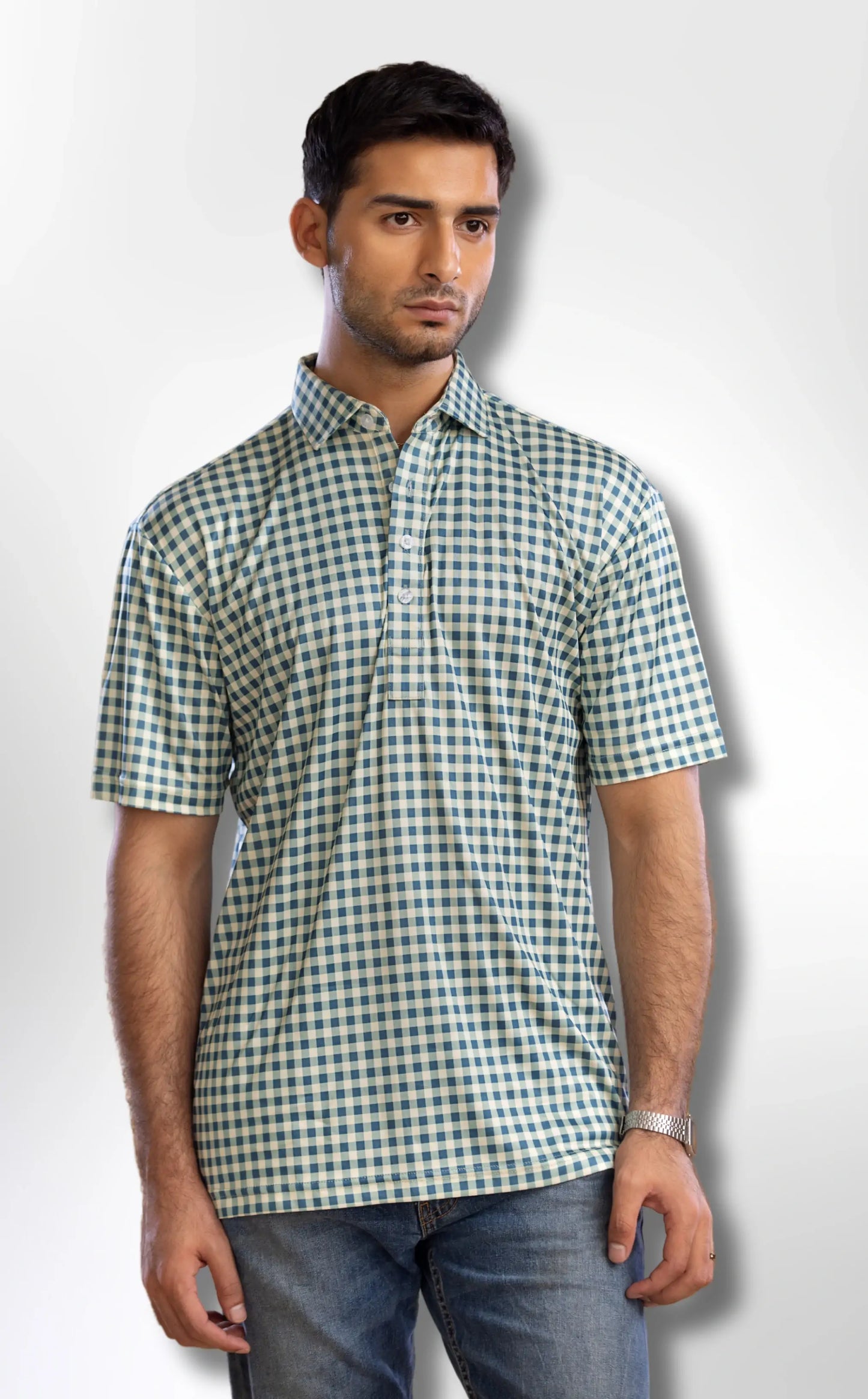 Solemarket | Den elegante polo med halvspredt krave i grøn og brun gingham