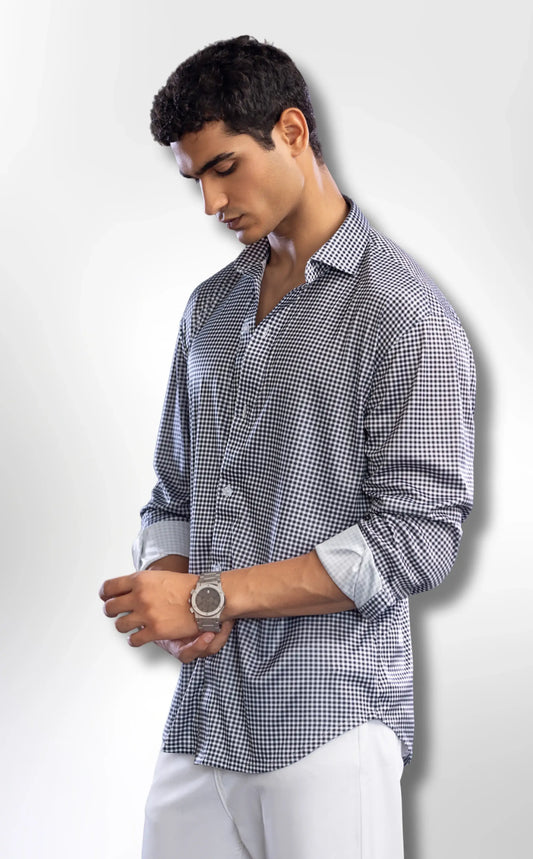 Solemarket | Den elegante skjorte med halvspredt krave, sort gingham