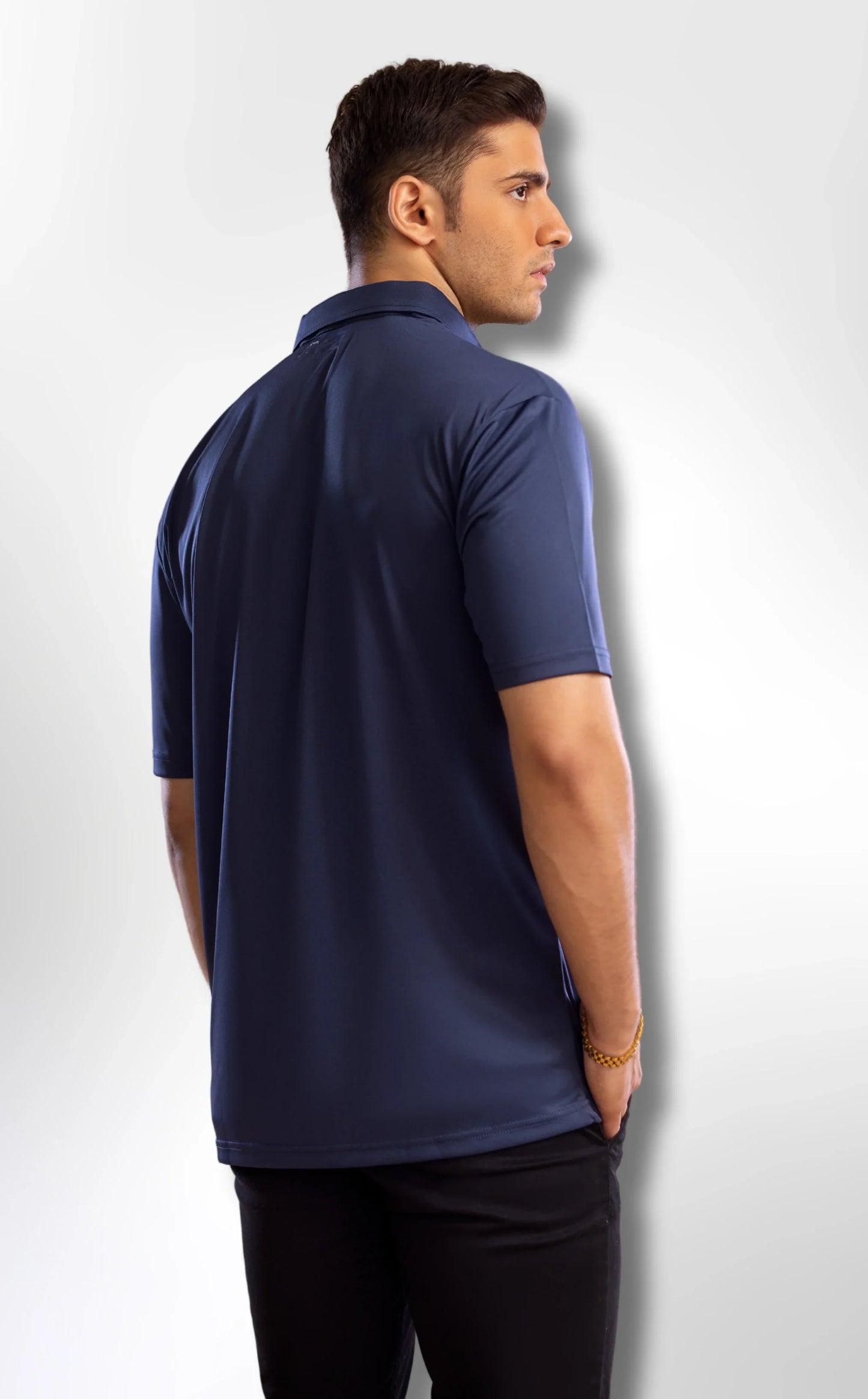Solemarket | Den elegante Oxford Polo med spredt krave i marineblå