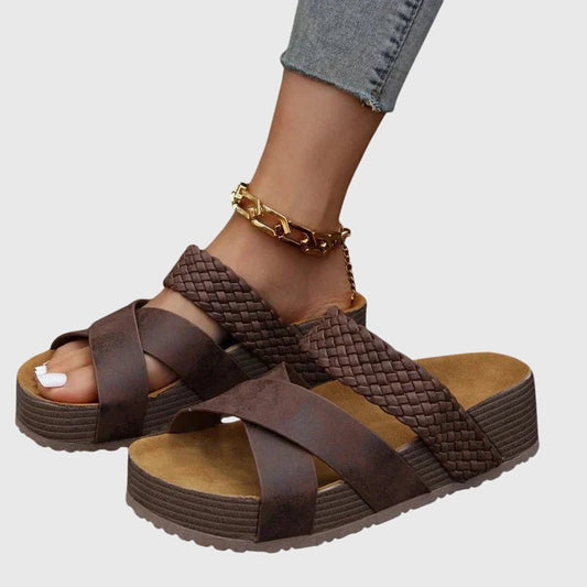 Solemarket | Stine – Sporty sandaler med crossover-rem