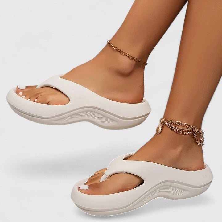 Solemarket | Sigrid – Sandaler med kontraststik og dekorativt design