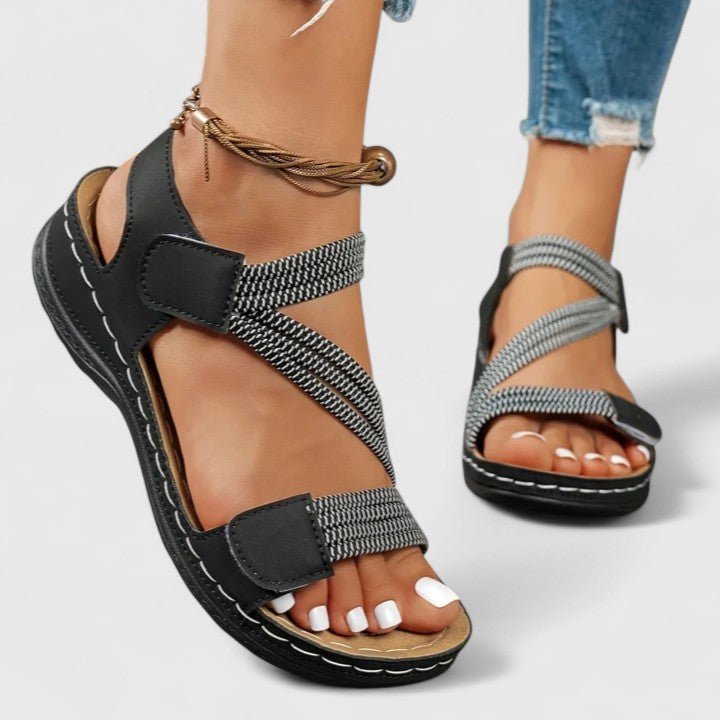 Solemarket | Mille – Sofistikeret sandal med detaljeret design