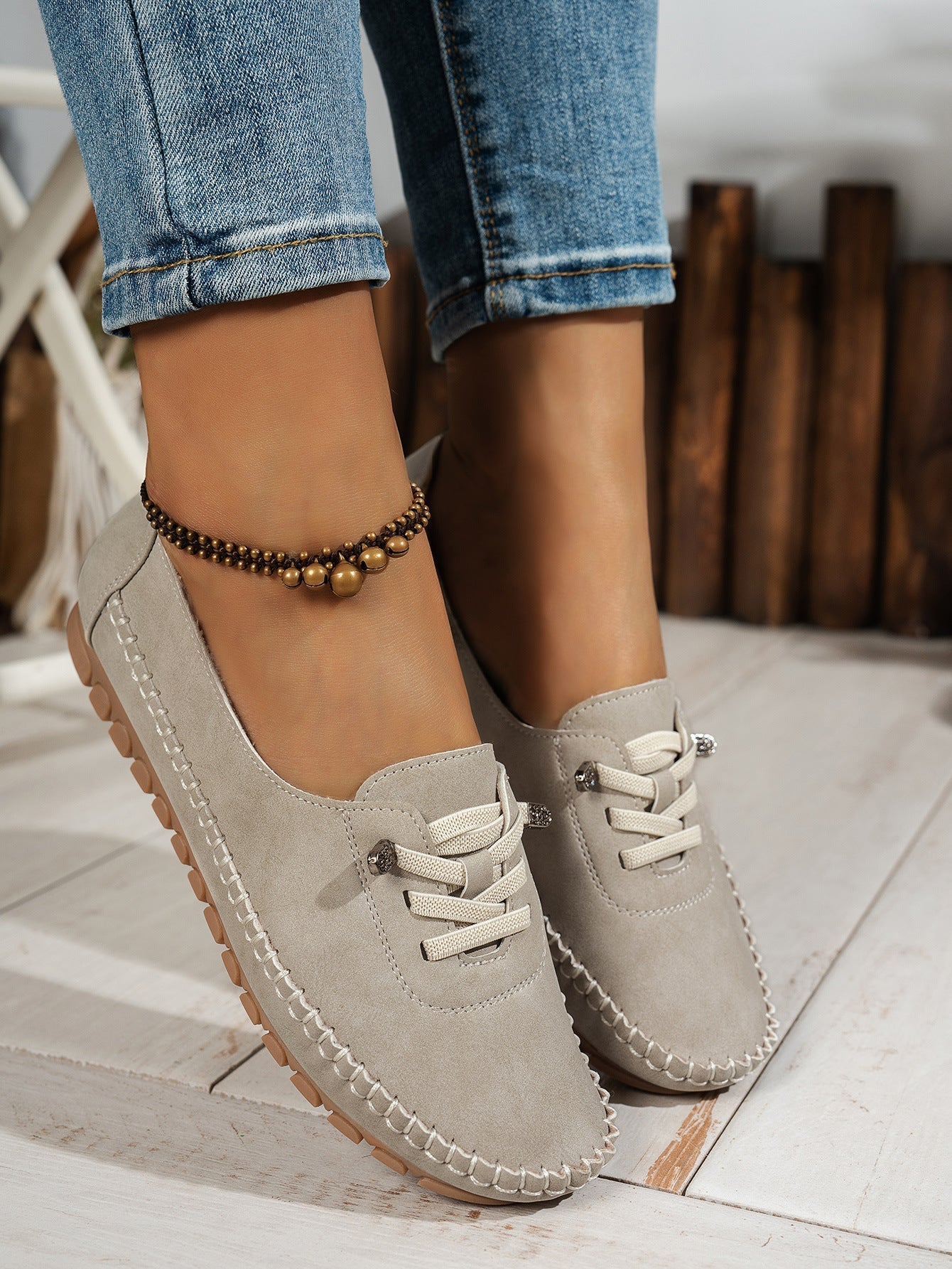 Solemarket | Klassiske damesko med kilehæl og nubuck-look