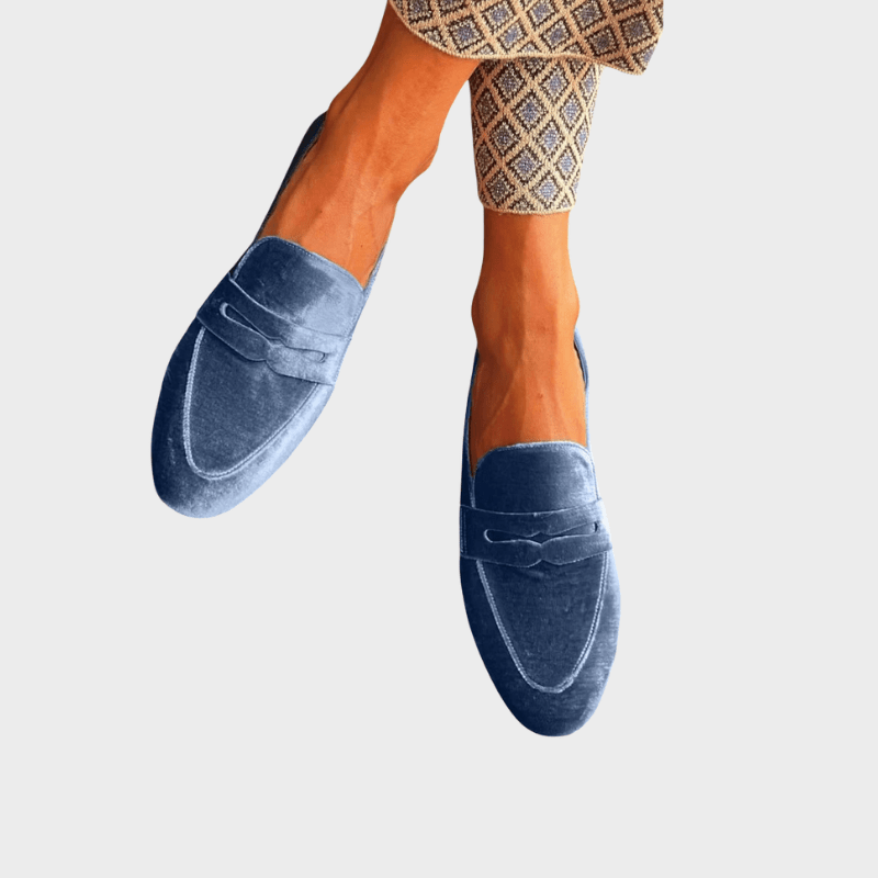 Solemarket | Olivia – Fløjlblå loafers med luksuriøst look