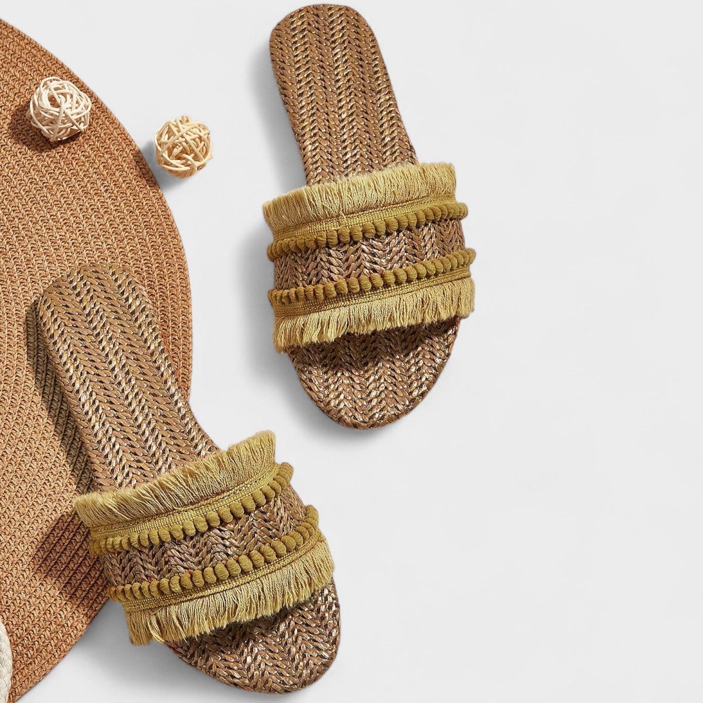 Solemarket | Rikke – Pompom-sko med festlig og farverig stil