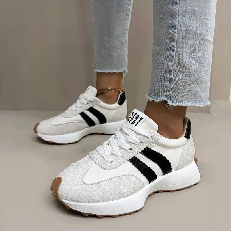 Solemarket | Elegante moccasiner til damer med sølvspænde