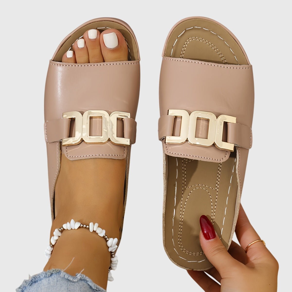 Solemarket | Silje – Guldspænde sandaler med stilfuldt look