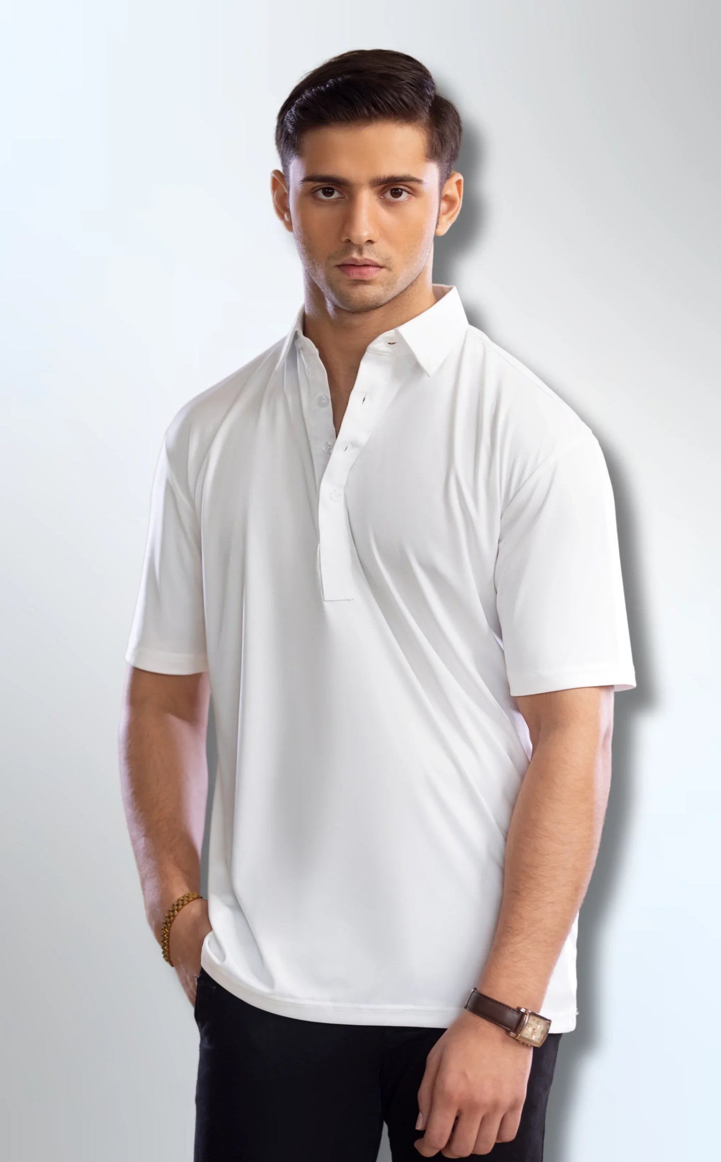 Solemarket | Den elegante Oxford Polo med spredt krave, hvid