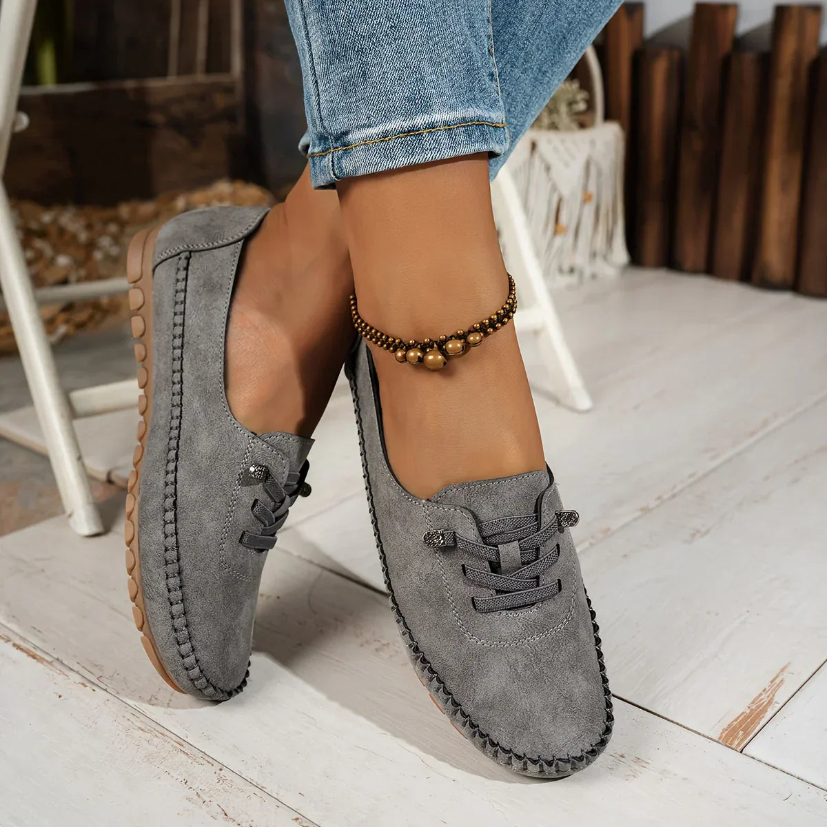 Solemarket | Klassiske damesko med kilehæl og nubuck-look