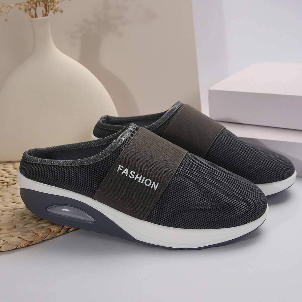 Solemarket | Stilfulde slip-on gåsko til kvinder – let og komfortabel