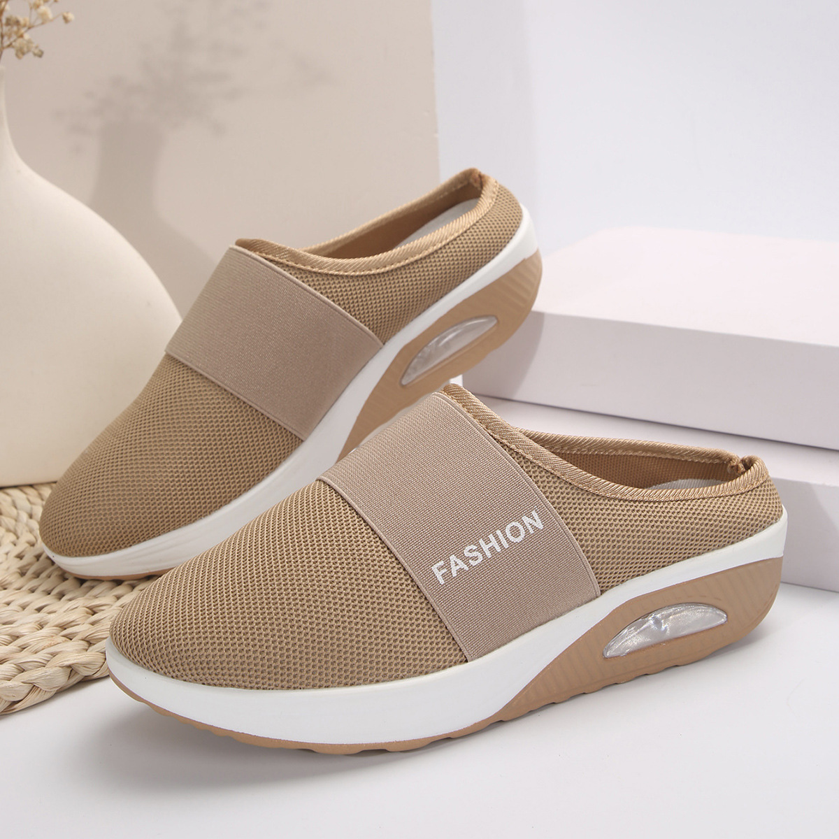 Solemarket | Stilfulde slip-on gåsko til kvinder – let og komfortabel
